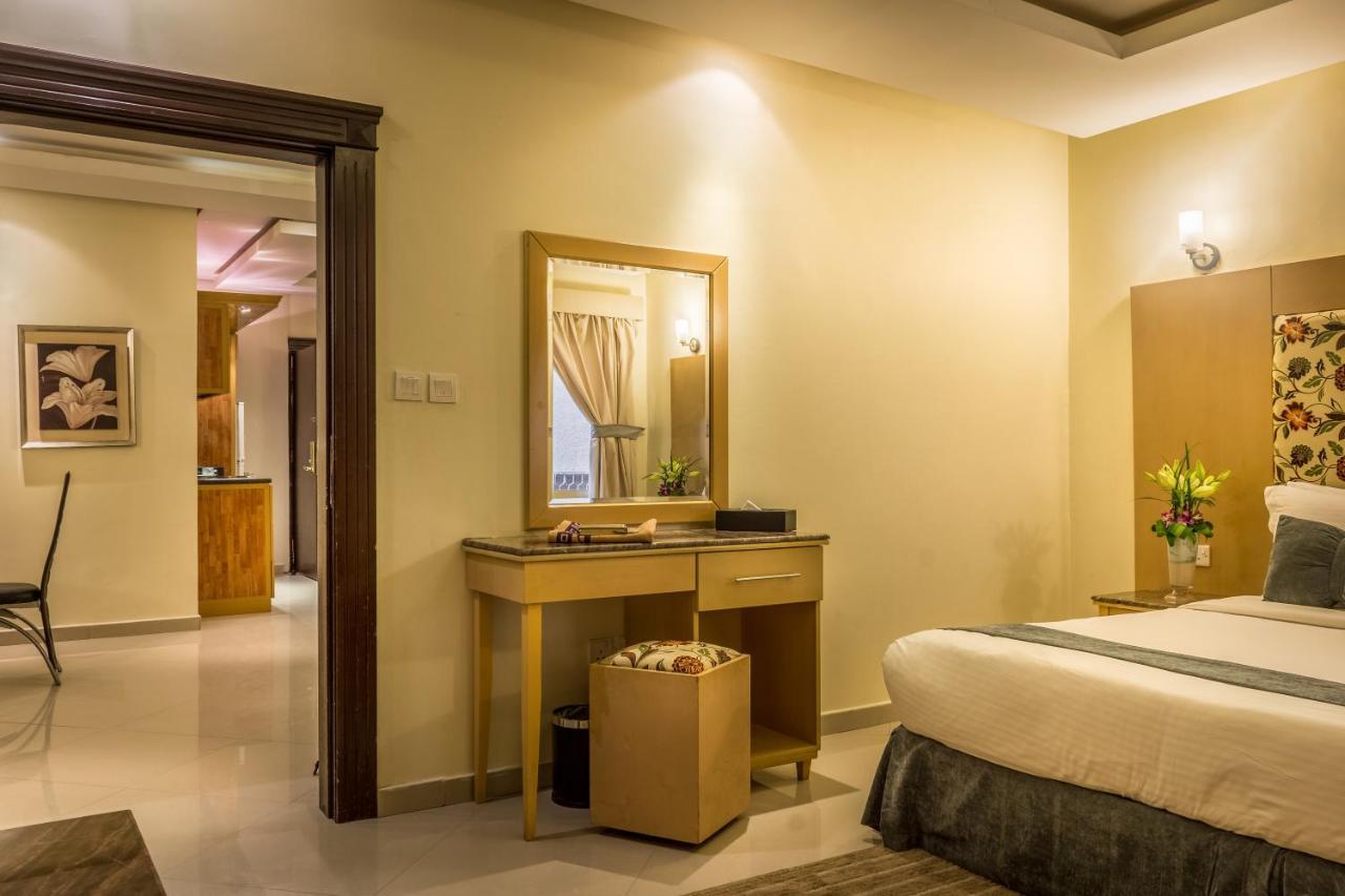Al Muhaidb Al Takhasosi Suites Riyad Extérieur photo