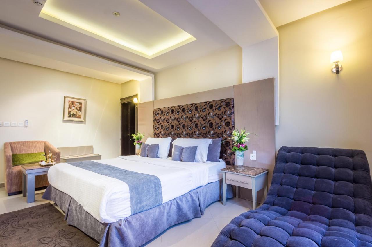 Al Muhaidb Al Takhasosi Suites Riyad Extérieur photo